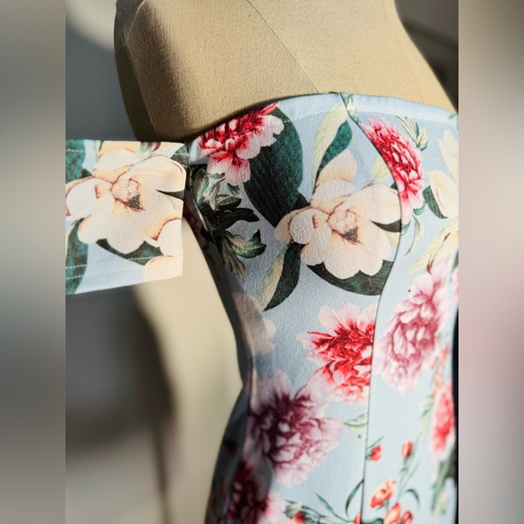 Off shoulder Sleeve Square Neck Cocktail Dress - Picture 3 of 5